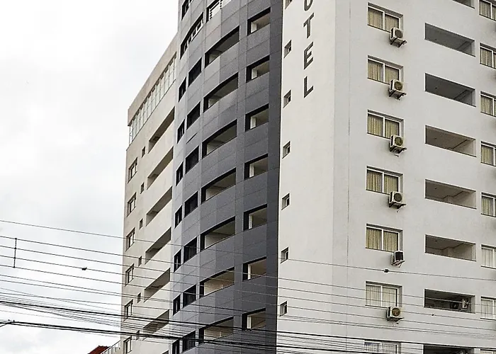 Hotel com parque aquático: M Tower Hotel