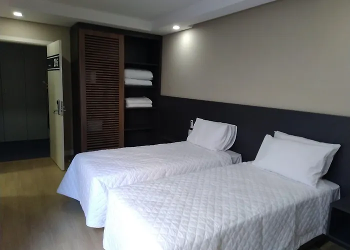 Hotel com parque aquático: M Tower Hotel
